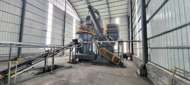Raymond Mill 4R3216 in operation