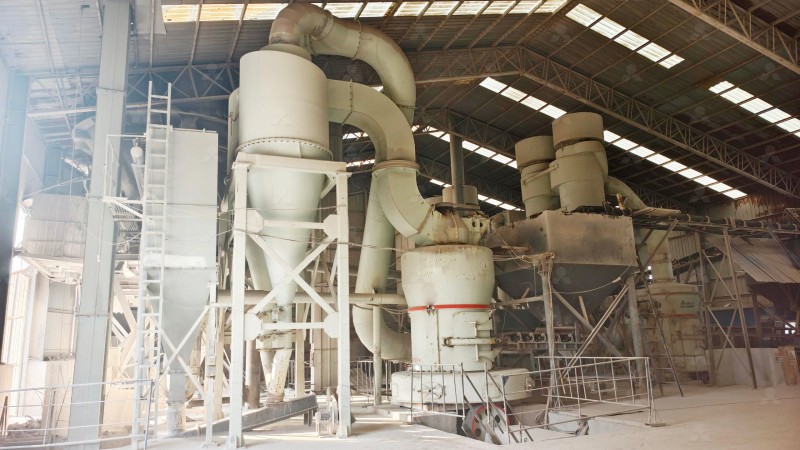 Aplite rock before and after grinding