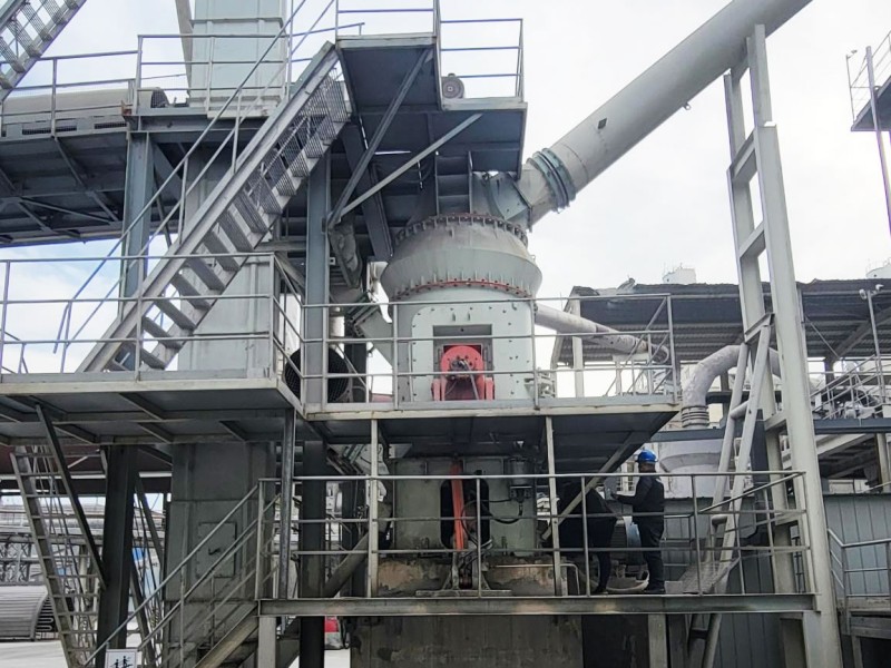 Coal grinding process in industrial mill