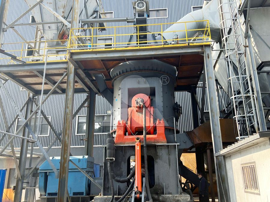Vertical slag grinding mill in operation